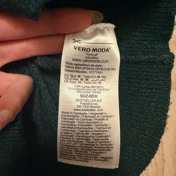 2/20$ Vero Moda Svea Off-Shoulder Ribbed Knit Sweater Medium Forest Green - Picture 3 of 6